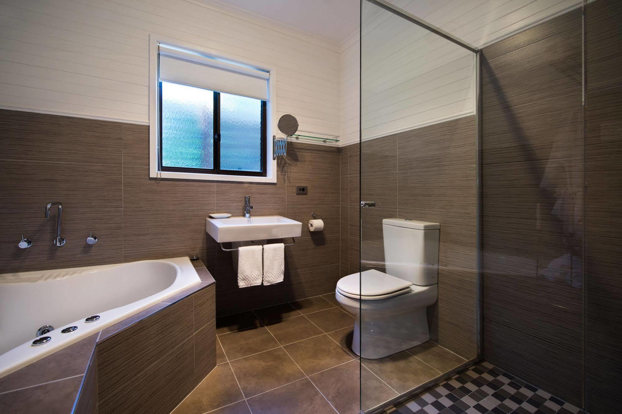 Spa Villas On Main Дейлсфорд Екстериор снимка