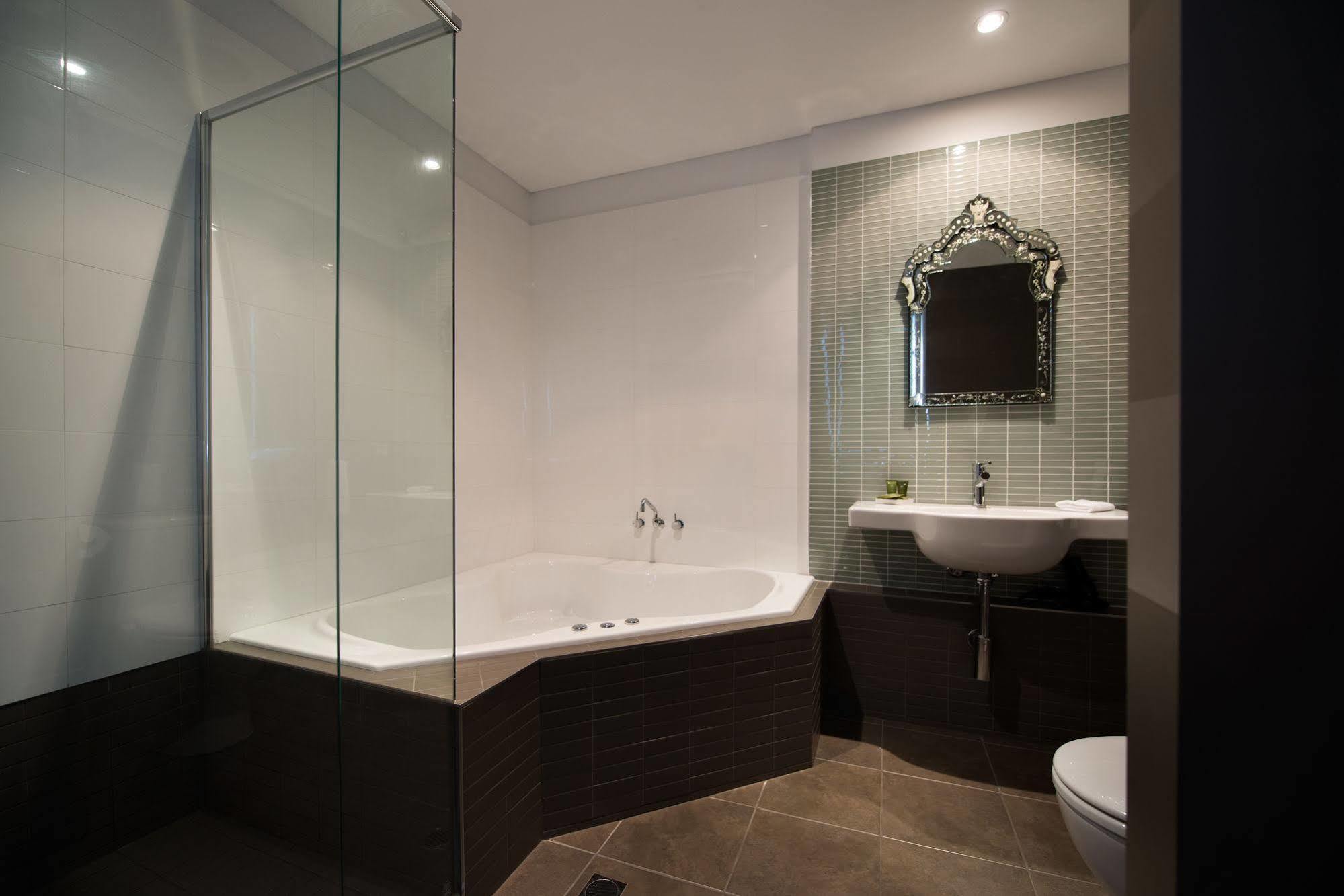 Spa Villas On Main Дейлсфорд Екстериор снимка