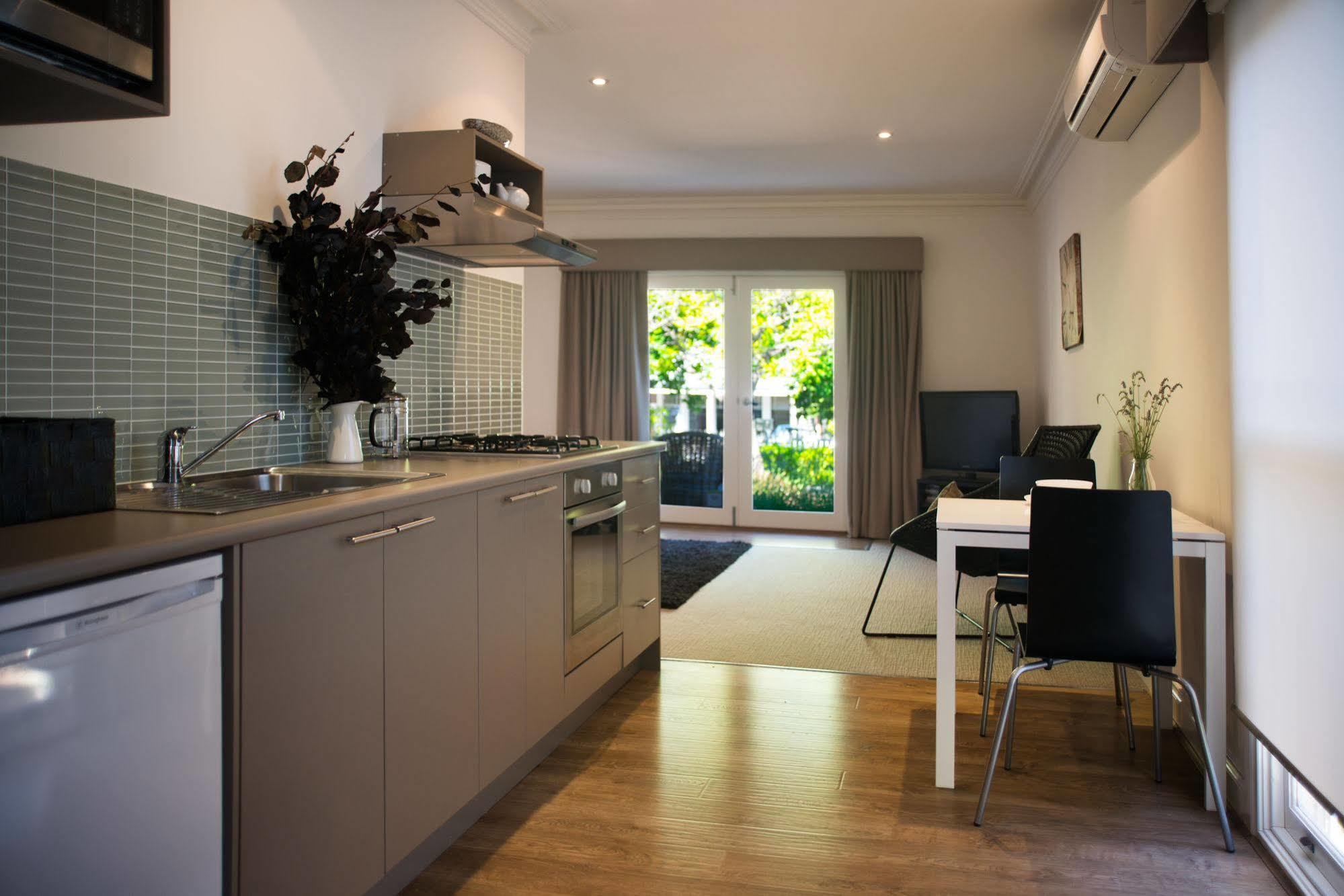 Spa Villas On Main Дейлсфорд Екстериор снимка